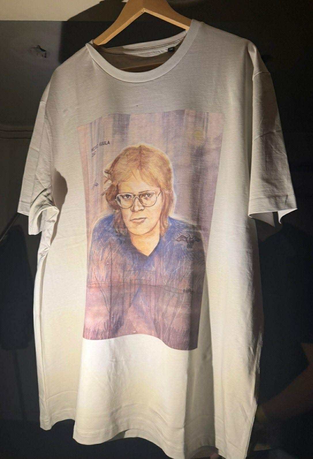 Heikki Kuula: Isät (LP) + T-paita (Bundle) - Image 2