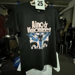 Aino & Hajonneet: Pääkallokiitäjä (T-paita)