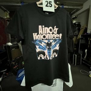 Aino & Hajonneet: Pääkallokiitäjä (T-paita)